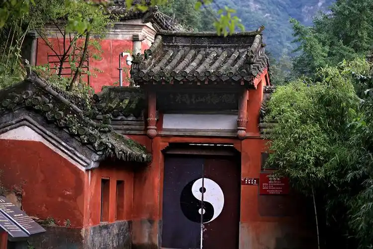 鄂西游记一道教圣地武当山南岩宫