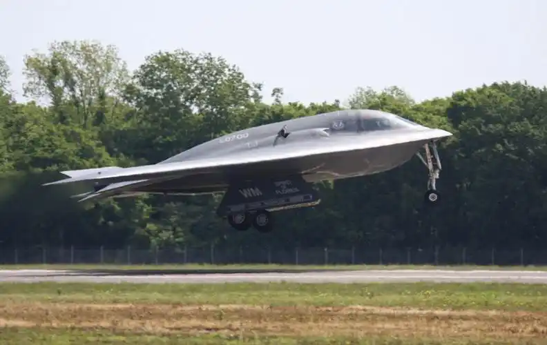 美国用b2隐形战斗机资料来换中国500亿国债?看专家咋说!