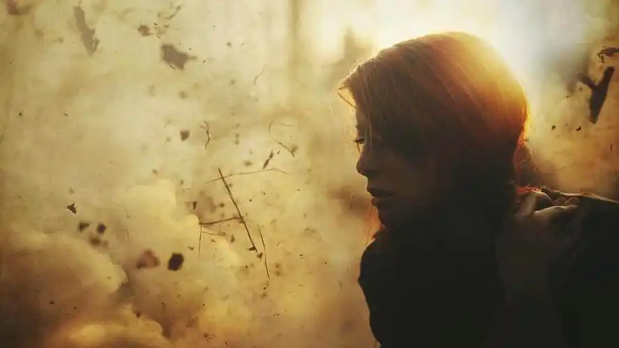 坐在你心中最昂贵的位置,你却维系的身心疲惫;赚到你眼中最值钱的眼泪