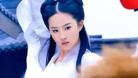 多年以后再看刘亦菲小龙女,样貌身段真好,浑身冒着仙气呢