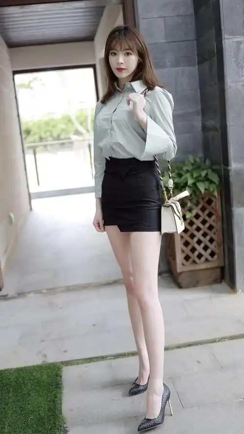 长腿美女性感妩媚撩人诱惑写真