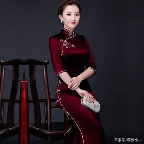 红旗袍配什么颜色鞋子