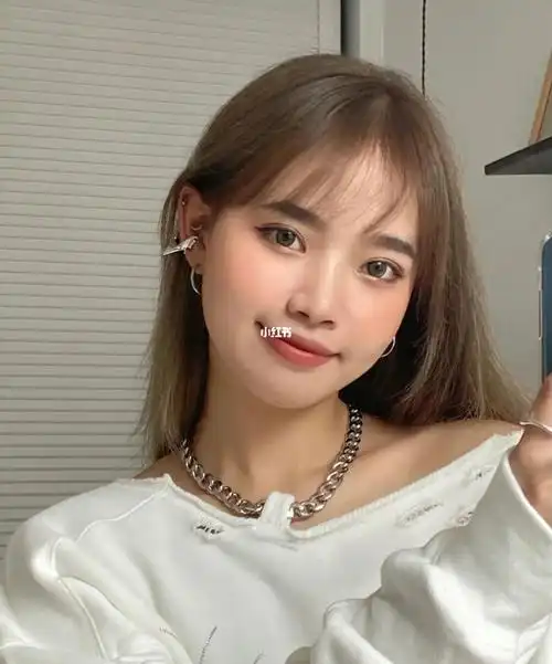 皮肤黑适合染的发色