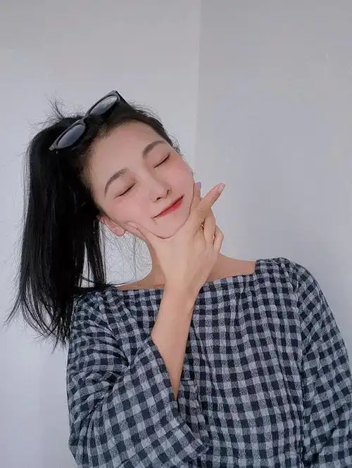 自拍拍照pose,找好角度配合姿势,自拍照片美上天