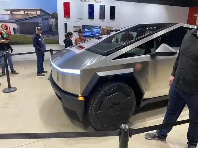 特斯拉 cybertruck 纯电皮卡车数据揭晓:最大载货质量约 1134 kg|载货