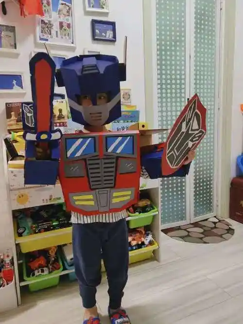 神孩子儿童diy纸箱可穿戴男女孩手工纸箱壳机器人幼儿园创意自制纸壳