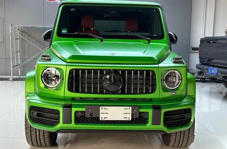 当前位置:>易车>社区>奔驰g级社区>哑光魔焰绿g63大g中的战斗机欧规满