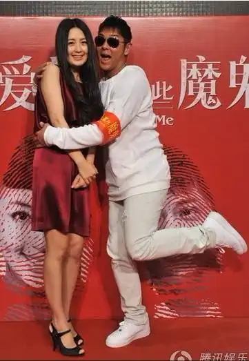 莫少聪战胜吸毒恶魔找到爱情曝光女儿百日照