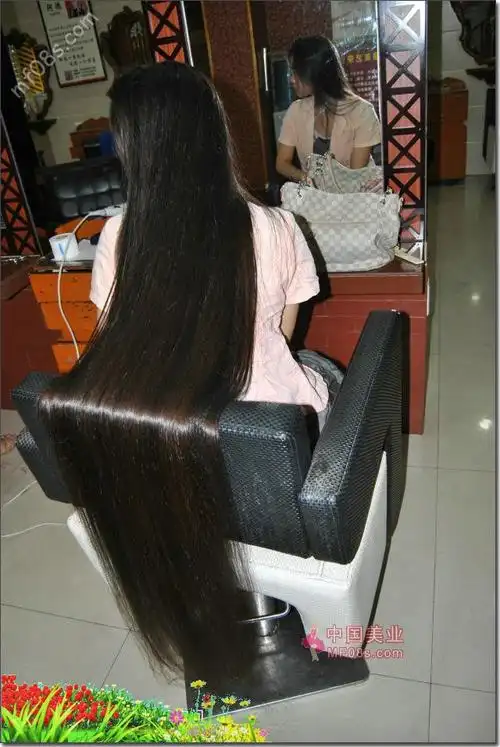 首次剪头发及地女孩长发huang10523