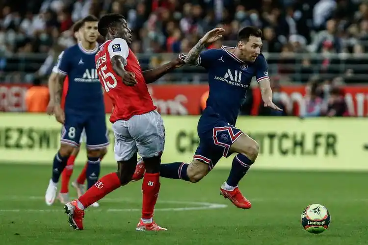 莫里萨尔摄)当日,在2021-2022赛季法国足球甲级联赛第四轮比赛中