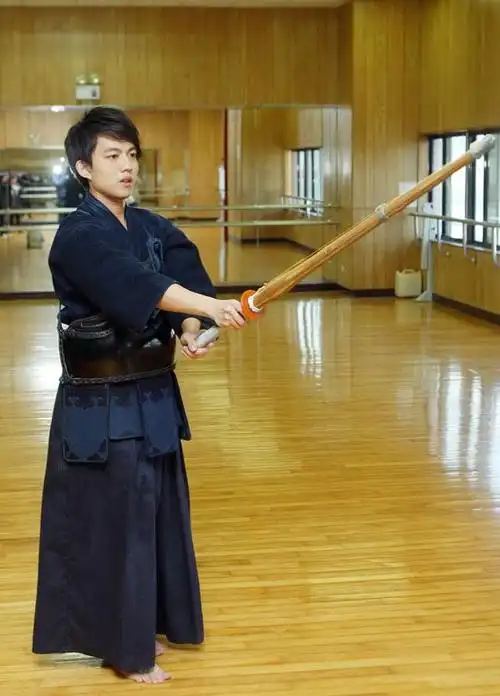 林宥嘉玩剑道