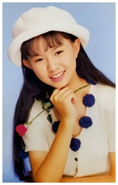 5岁登台7岁出专辑19岁消失的卓依婷,现在怎么样了?