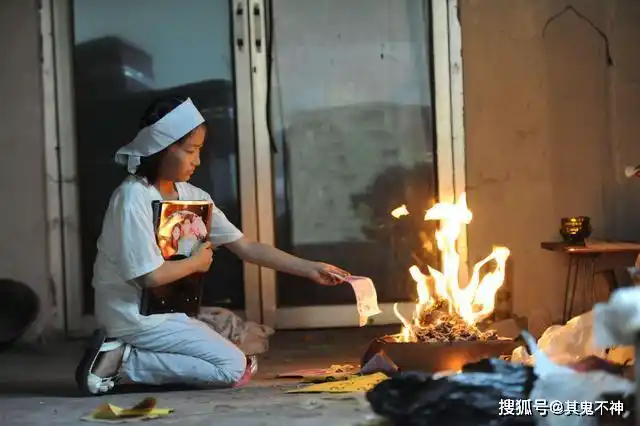 殡葬行业收入高难娶妻被称为地下房地产的他们和常人一样