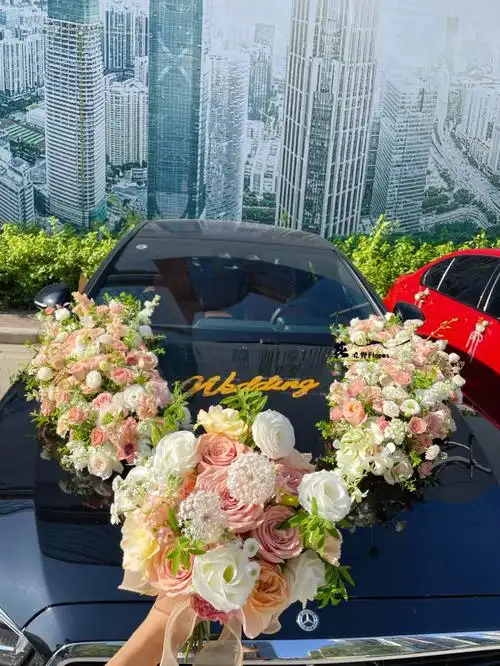 u型鲜花婚车装饰