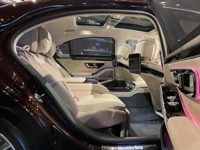 安心睡觉我整晚都在的2021款奔驰s400l