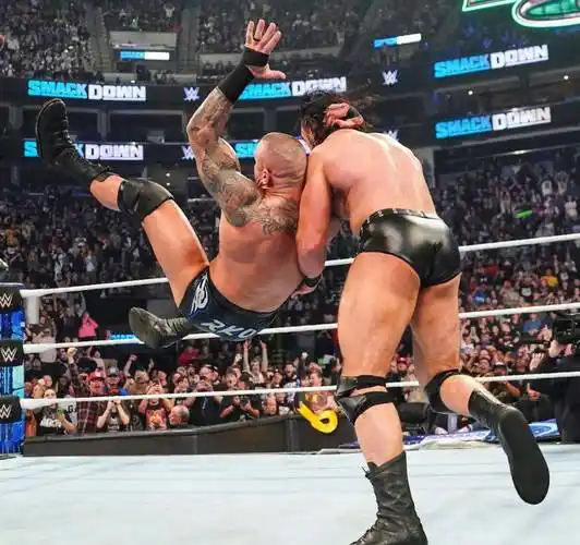 主战赛大招满天飞,兰迪rko笑到最后,罗曼承认吉米打杰是他主意_德鲁·