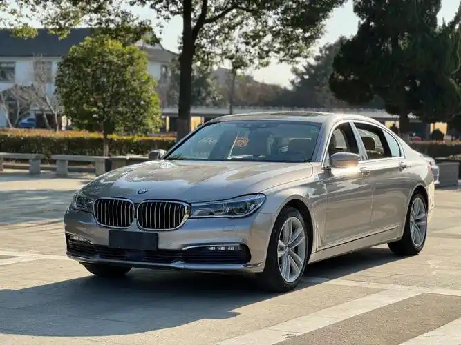 16 年宝马750li四驱行政版,4.