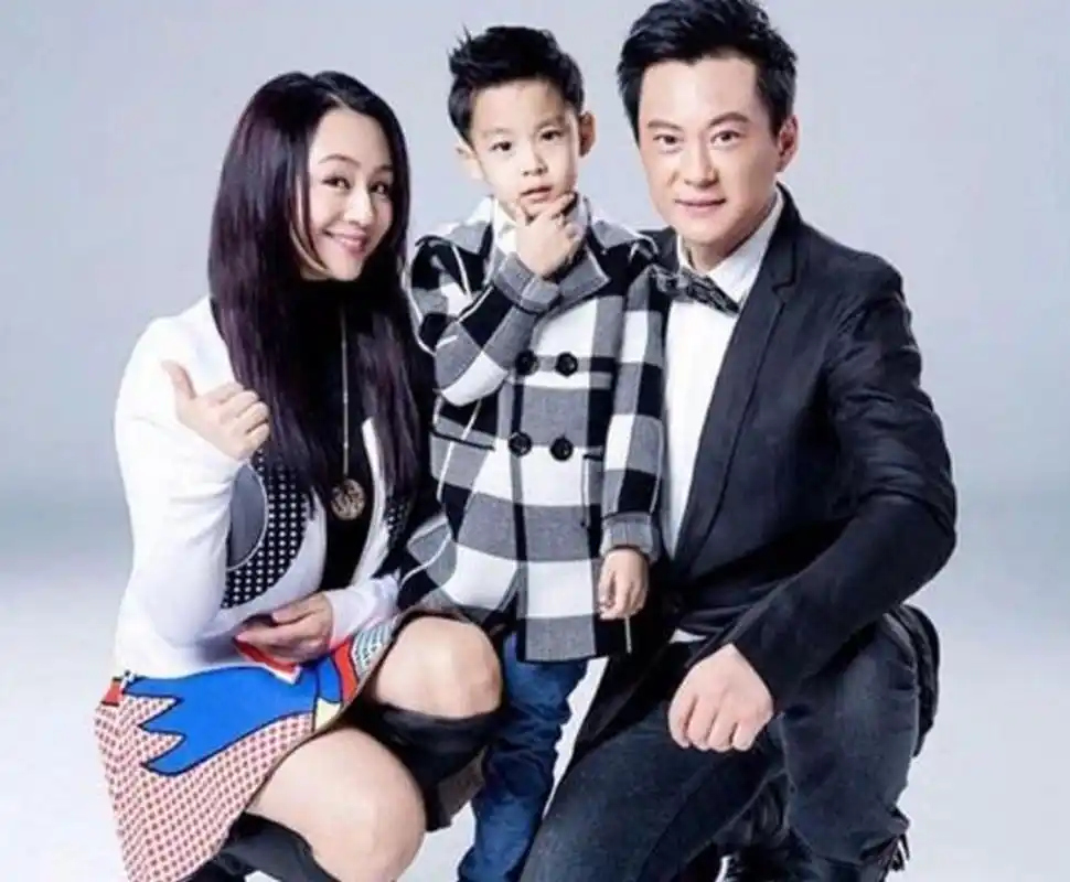 娱乐圈的星二代,似乎大部分都走上了父母的道路.