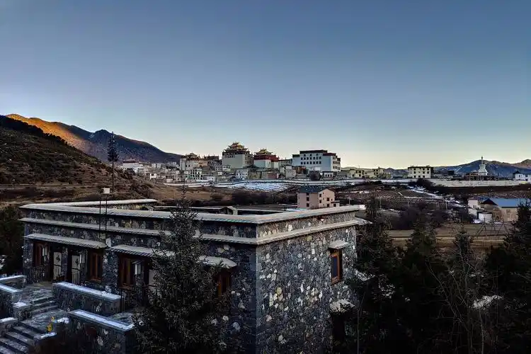 松赞香格里拉林卡songtsamretreatatshangrila平安夜入住寻梦香巴拉