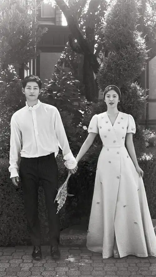 宋仲基宋慧乔婚纱照