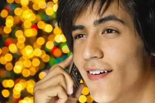 儿童,少年,头发,一个人,打电话,微笑,横图,彩色,室内,特写,夜晚,通讯