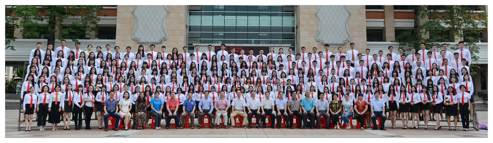 2018届本科毕业生合影