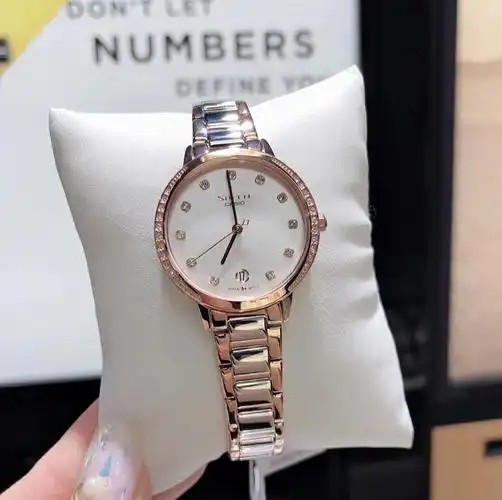 32mm的表盘表盘带钻间金色#卡西欧  #手表推荐  #手表  #腕表  #女士