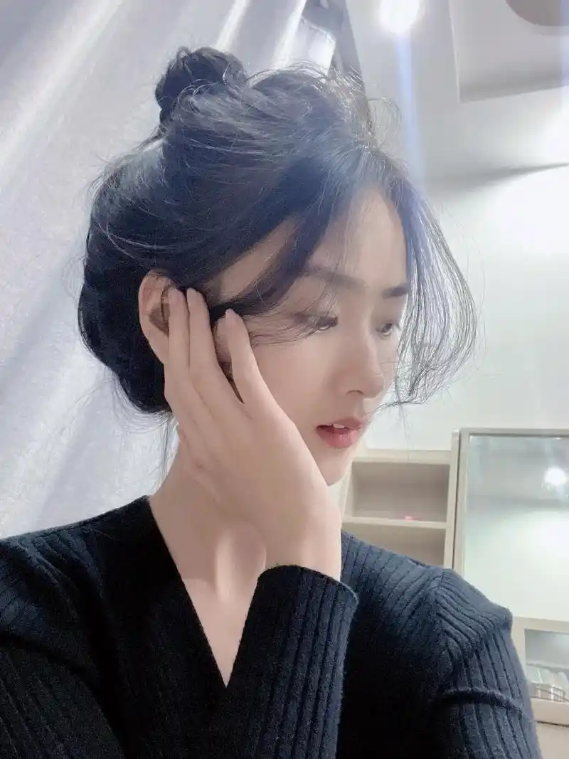 分享照片 #宅家拍 #侧脸照 #刷个存在感 我特别喜欢被人 - 抖音