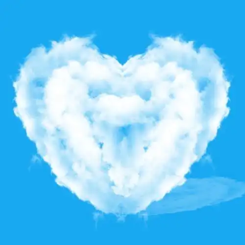 天空云彩爱心图