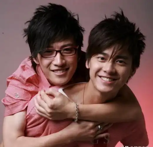 去世7年,回看乔任梁父母如今的现状,才明白他为何会选择自杀