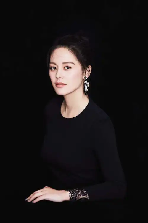 /p> p>2004年,17岁的王力可主演了个人首部电视剧《 a target="