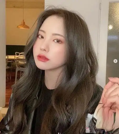 发型网 流行发型 时尚发型 > 2021年大势发色出炉 4款2021必染发色