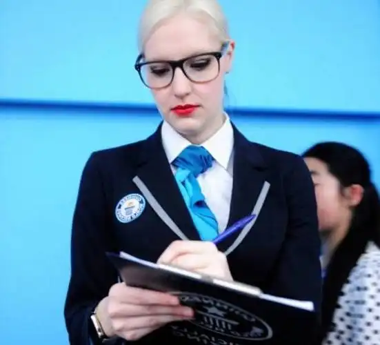 撒贝宁妻子职业被曝光,全球仅6人能胜任,比章子怡更加优秀!