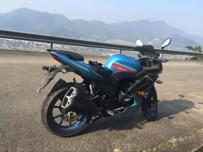 新世纪地平线200cc摩托车低价转让,新车未上牌,联系18968305195