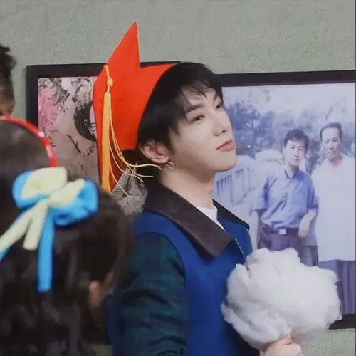 华晨宇-花花头像