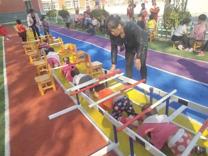 孝里镇福星幼儿园户外体育游戏活动.创意无限乐趣多多