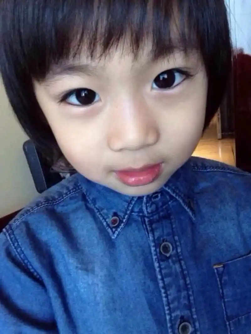 一,吴尊女儿neinei,她的大名叫吴欣怡,曾长期生活在台湾的吴尊也受了