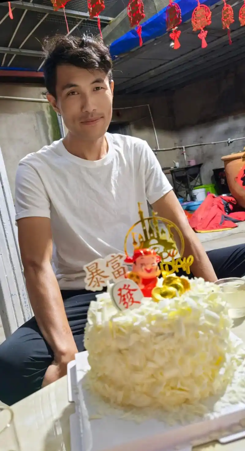 郭有才用他的经历告诉我们,不论出身如何,只要有梦想,有坚持, - 抖音