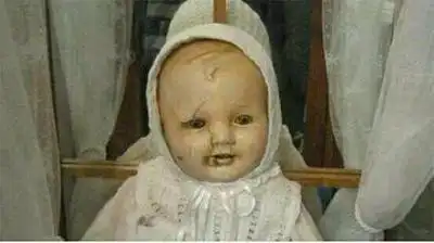 人类史上那些让人不敢再看第二眼的恐怖洋娃娃