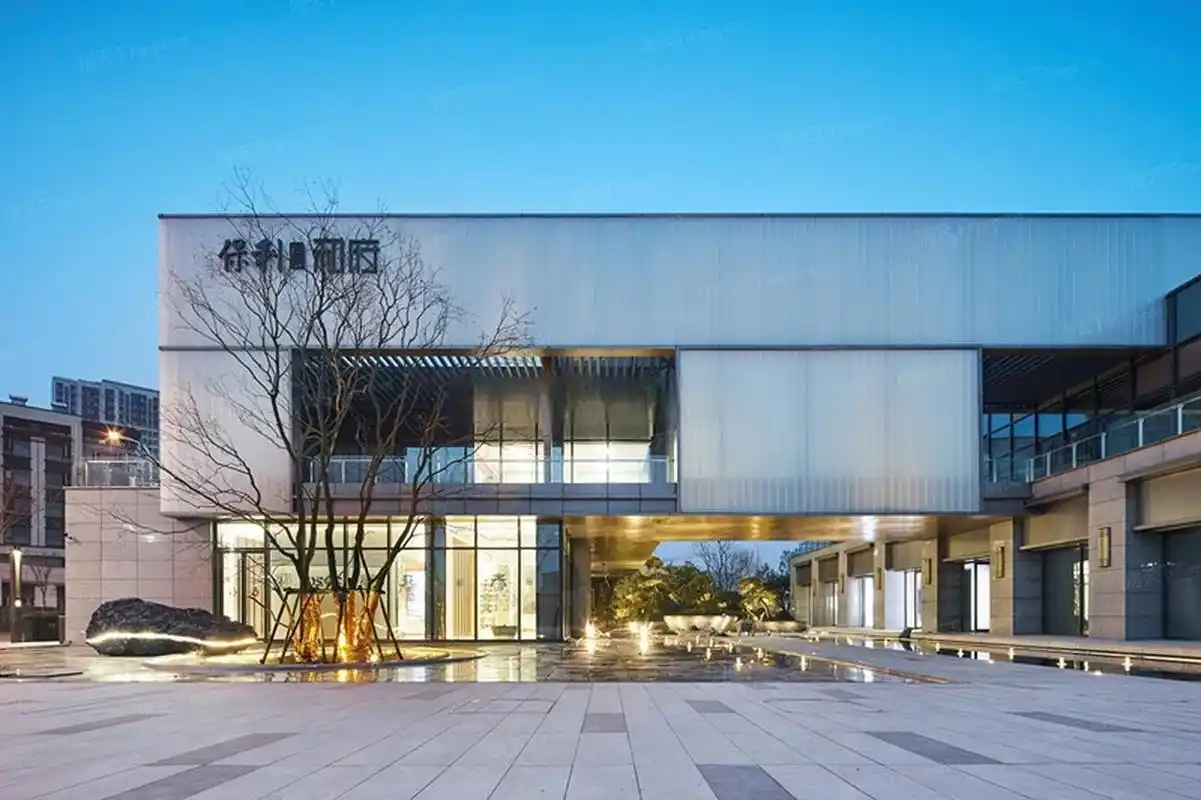 u型玻璃幕墙(外立面)应用案例:南京保利观棠和府 #幕墙玻璃##建筑设计