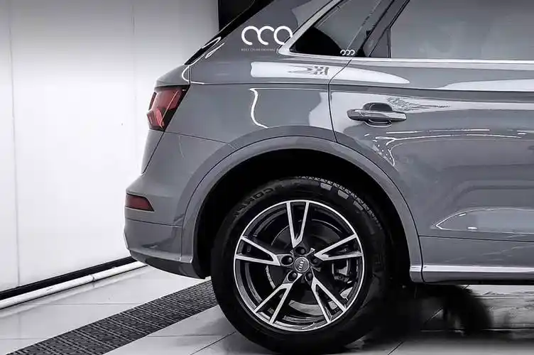 奥迪q5l漫彩改色膜超亮pet纳多灰