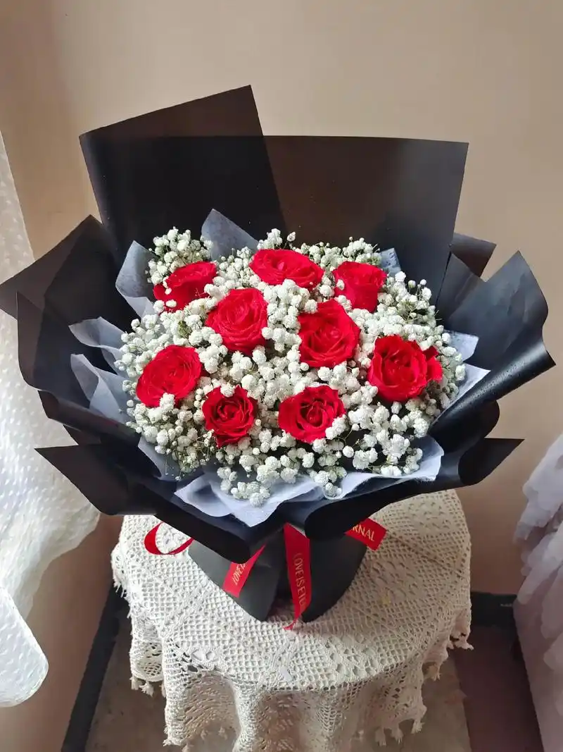 经典款9朵红玫瑰95.#客订花束 #我的花店日常 #一束花的 - 抖音
