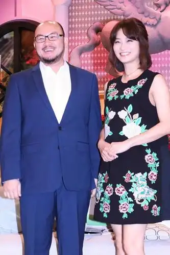 赵小侨与刘亮佐在台北宣布结婚喜讯