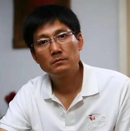 知名演员刘伯勋因心梗离世女儿不满一周岁经常健身也无济于事