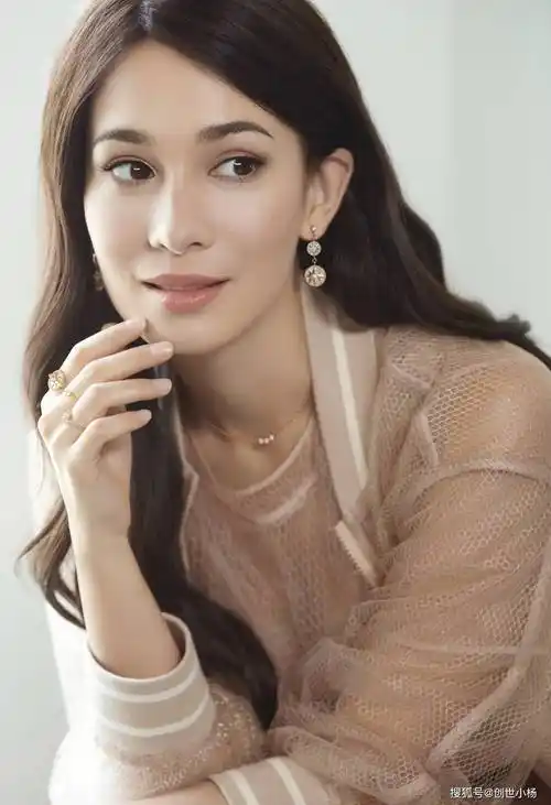 有人美若天仙,有人如少女,有人风韵犹存_戚薇_中国_美貌