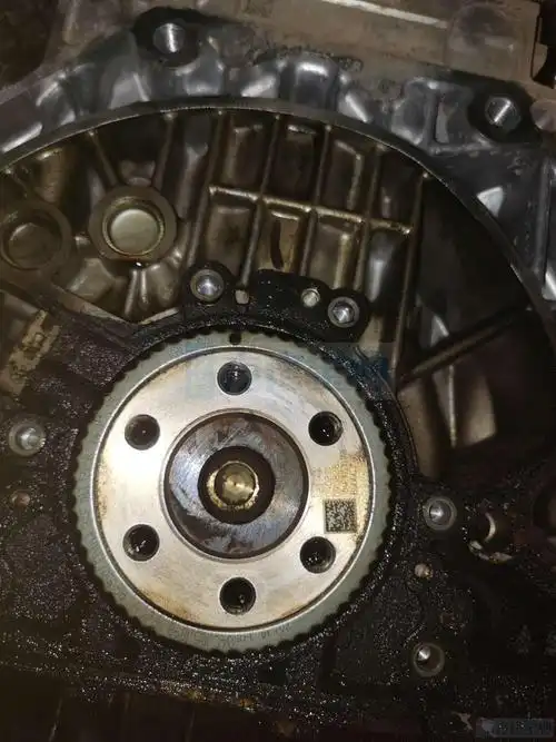 大众捷达曲后油封位置