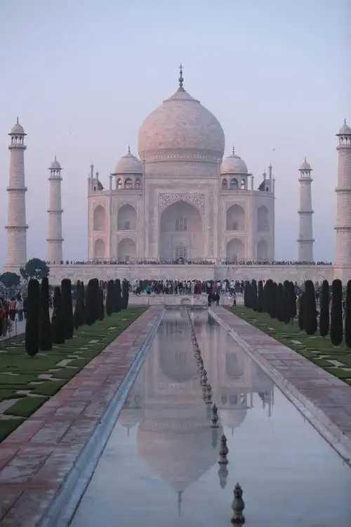印度是一个古老文明的国家,有着灿烂的民族文化,也是个多民族国家,有