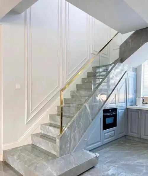 极简轻奢风预埋槽玻璃楼梯扶手