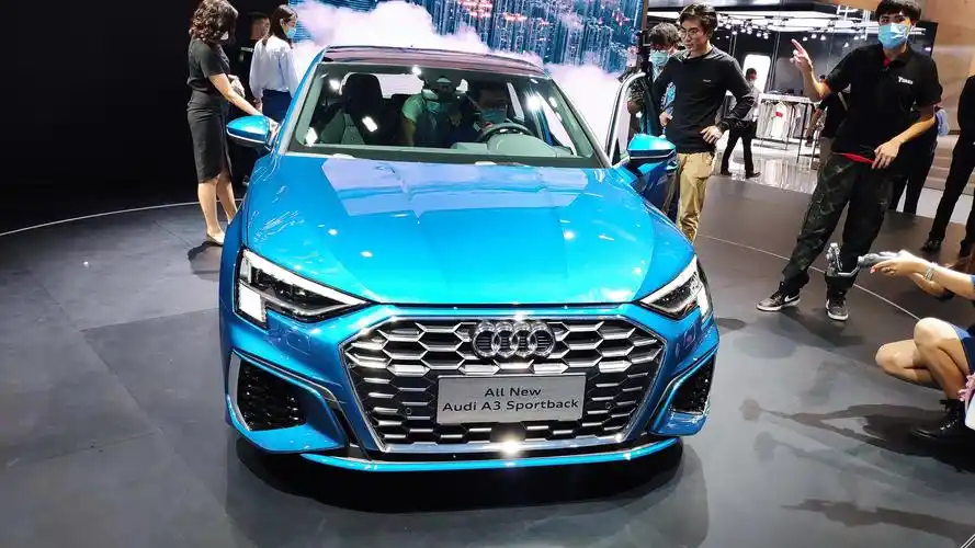 2020广州车展全新奥迪a3两厢版实车比宝马1系更霸气