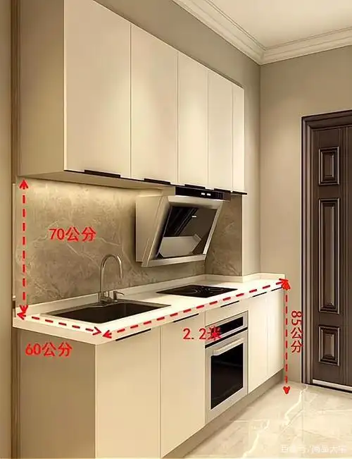 85米的一字型吊柜,嵌入大功率的侧吸油烟机,解决开放式厨房油烟问题.